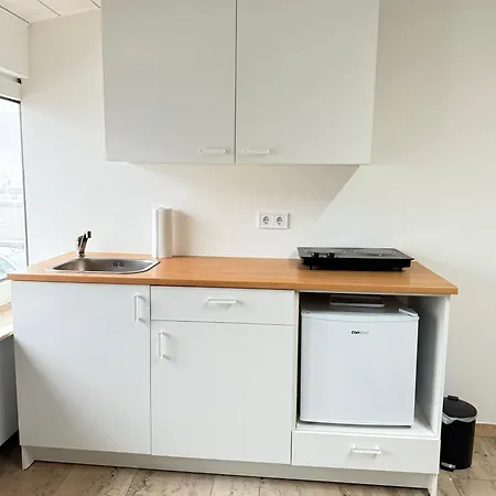 Lunetha Homes アパートホテル 3*