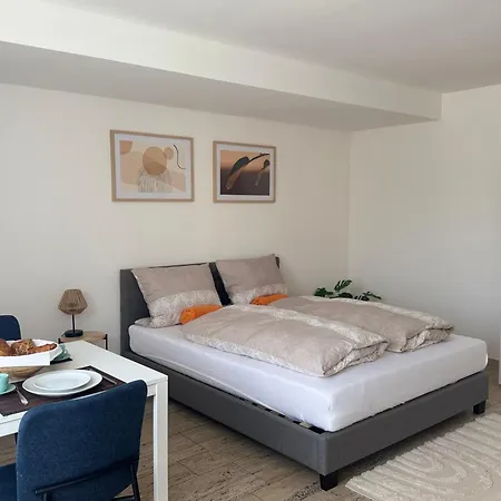 Lunetha Homes アパートホテル 3*